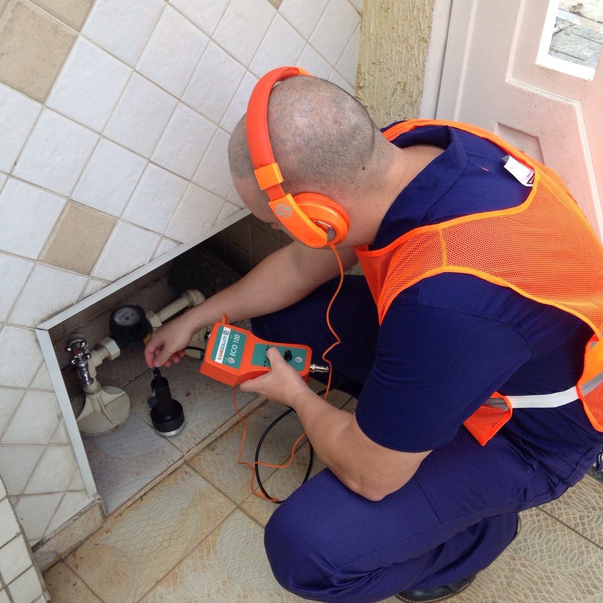 Técnico Especializado em Caça Vazamento